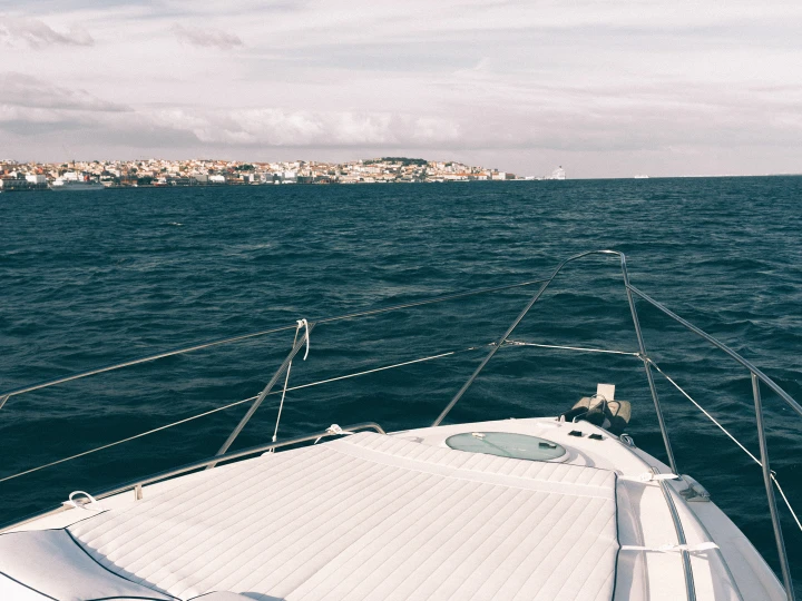 Fairline Phantom 40 jednotlivci a charterové společnosti v Lisabon