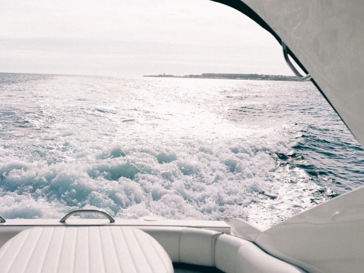 Pronajmout si Fairline Phantom 40 v Lisabon