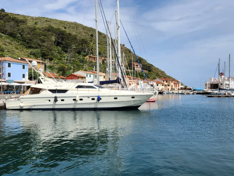 Pronajmout si Ferretti Ferretti 60 v Pisa