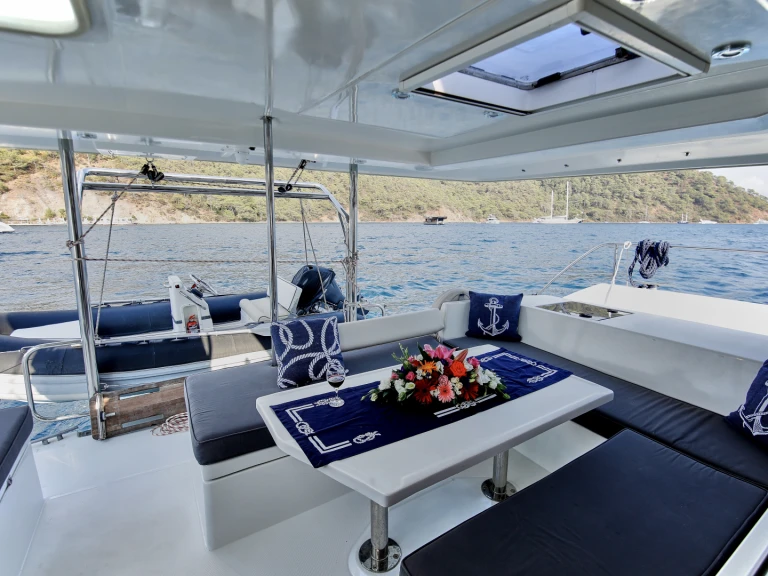 Pronájem lodi Leopard Leopard 40 v Tivat na Samboatu