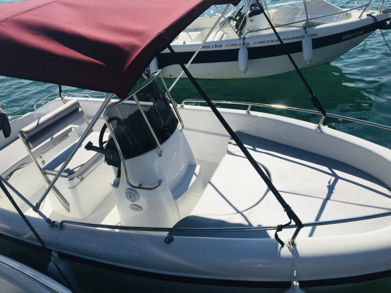 Pronájem lodi Nidri lákavé ceny Blu Water 170