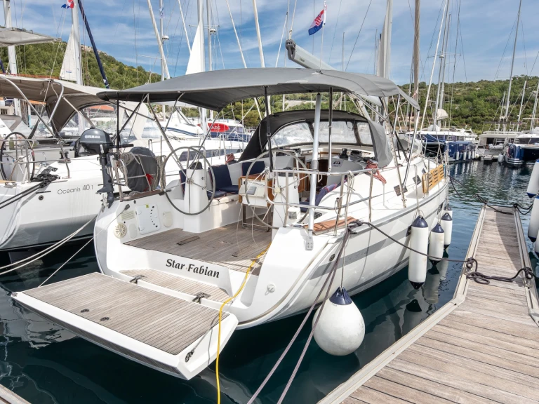 Pronajmout si Bavaria Cruiser 40 v Primošten 