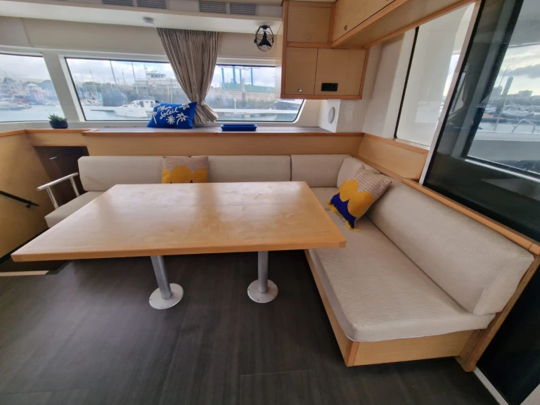 Pronájem lodi Le Marin lákavé ceny Lagoon 52 S