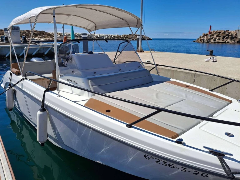 Pronájem Motorová loď v Marina de Palamós -Bénéteau Flyer 7 SUNdeck