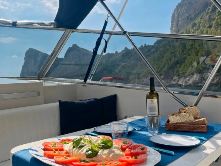 Pronájem lodi Isola d'Ischia lákavé ceny Itama 38 Open