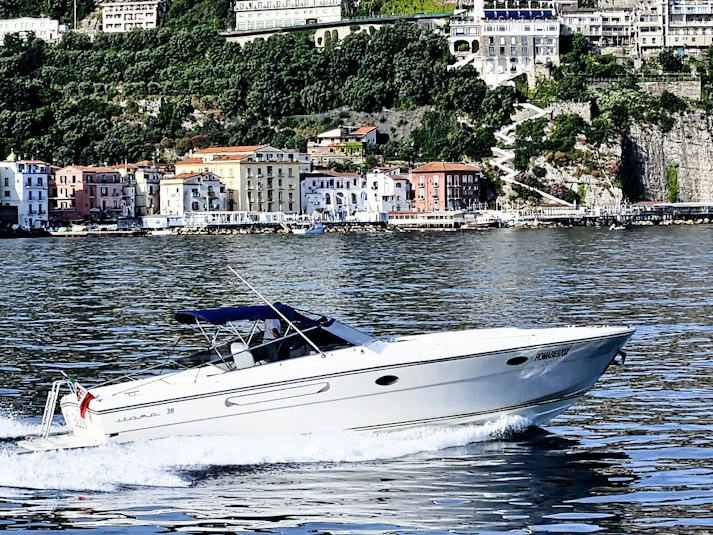 Pronajmout Jachta se skipperem či ne Itama v Isola d'Ischia