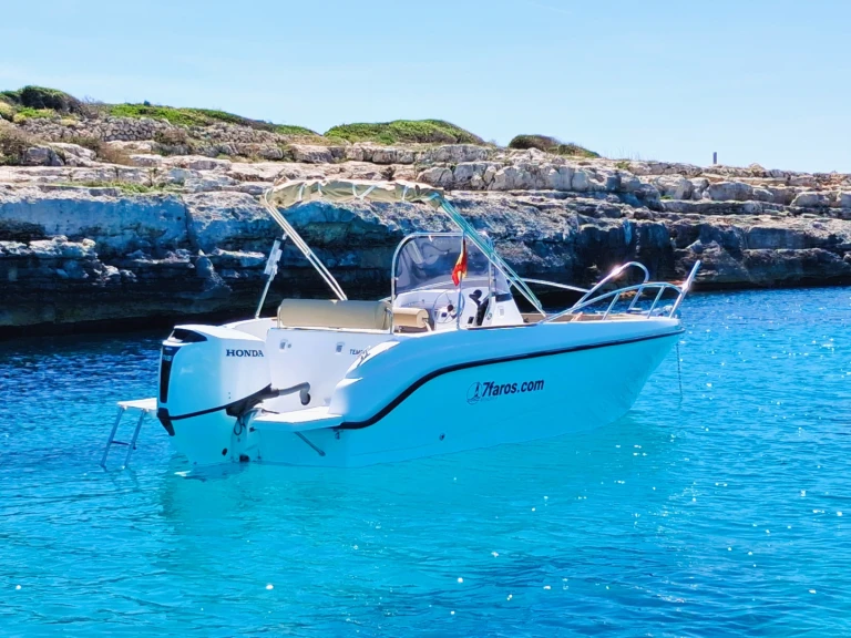 Pronajmout si Polyester Yacht Open 605 v Ciutadella de Menorca