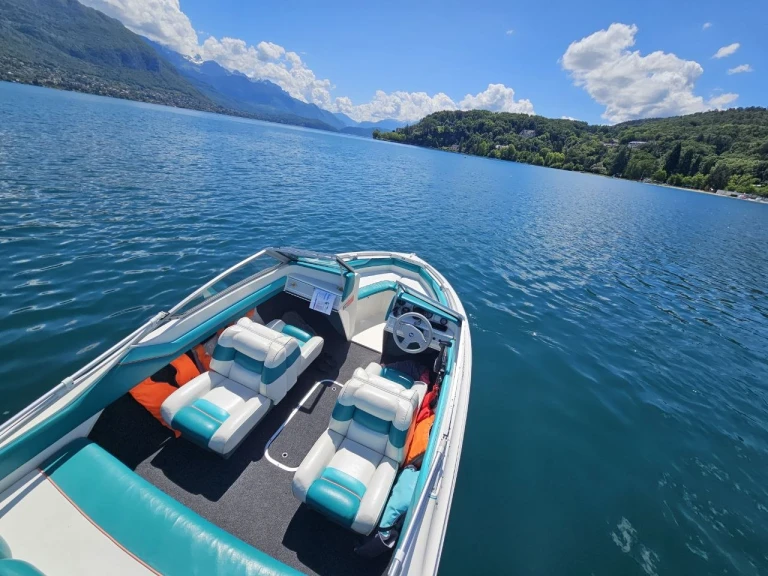 Pronájem jachty v Annecy -Larson 150 na Samboatu