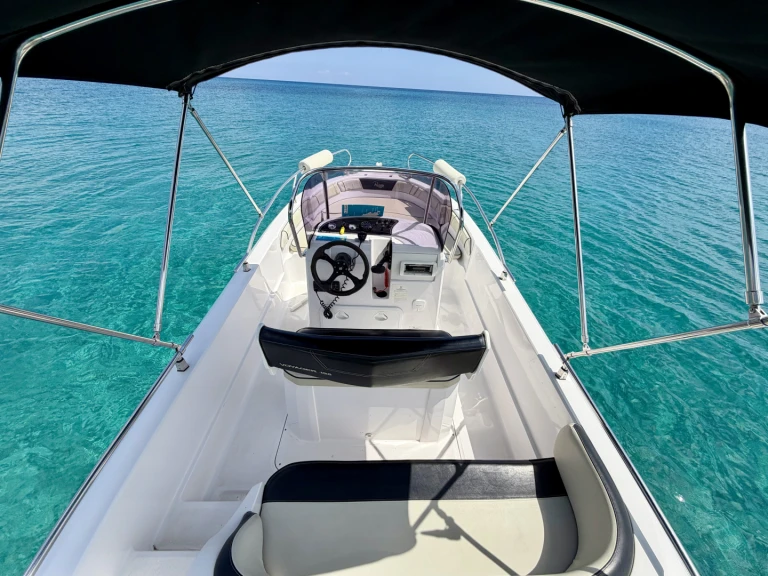 Pronájem Motorová loď v Protaras -Ranieri Voyager 19 S