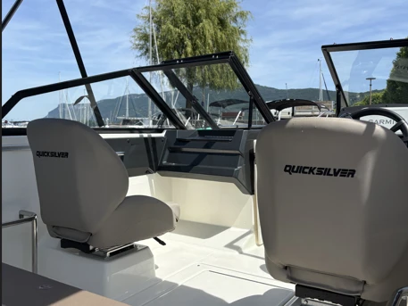 Pronajmout si Quicksilver Activ 555 Bowrider v Aix-les-Bains