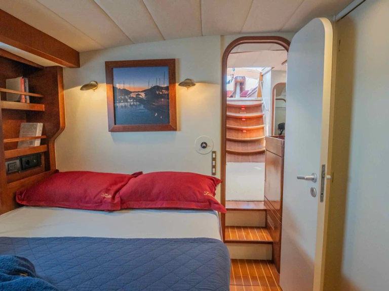 Pronajmout si Cnb CNB 76 v Castellammare di Stabia
