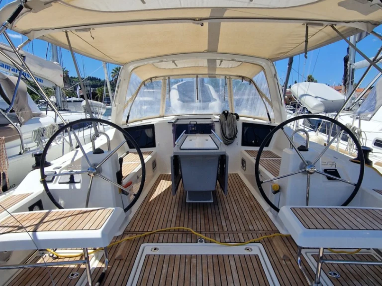 Pronájem lodi Bénéteau Oceanis 41.1 v Gouvia na Samboatu