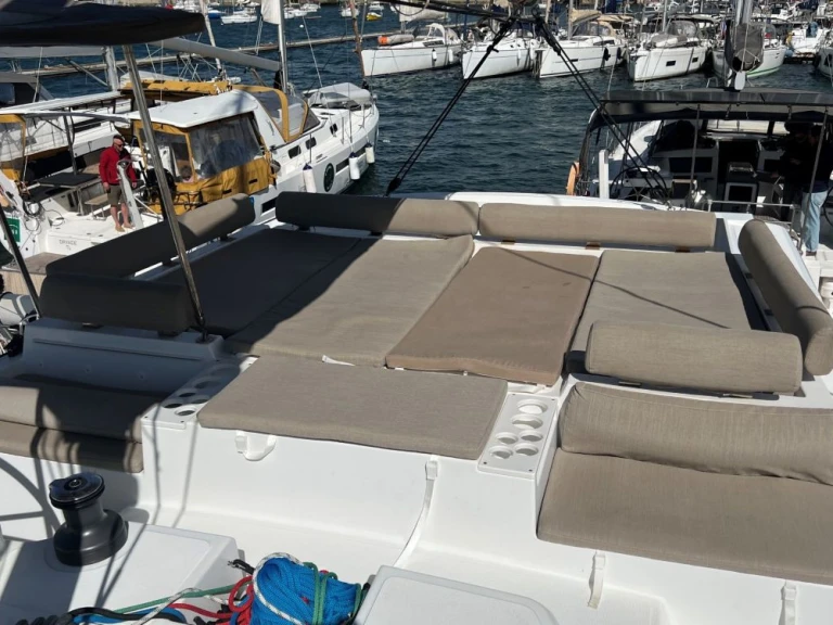 Pronájem Katamarán Bali s licencí