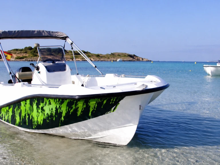 Pronájem lodi Torredembarra lákavé ceny 5.0 SPORT