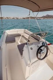 Pronájem lodi V2 BOATS 5.0 SPORT v Torredembarra na Samboatu