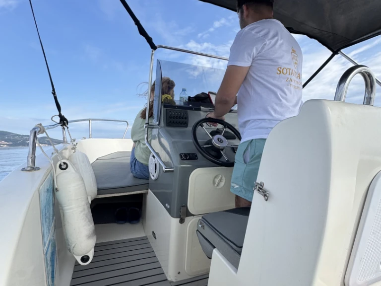 Pronajmout si Nireus Nireus Ω53 Elegance  v Zakynthos 
