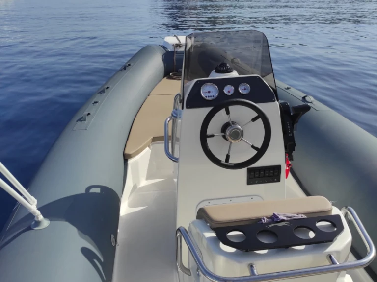 Pronajmout Polotuhá loď se skipperem či ne Blue rib v Ponza