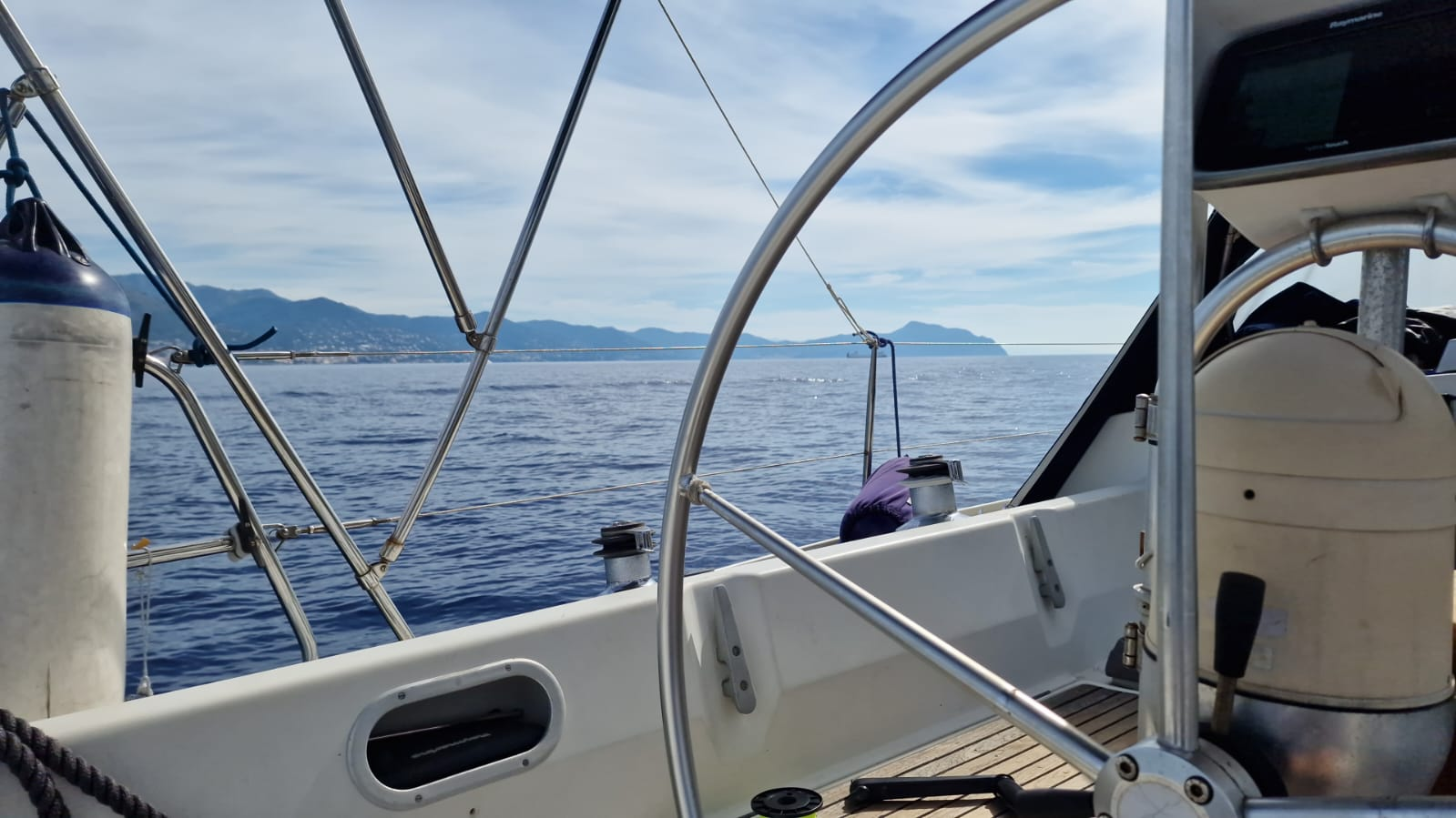 Bénéteau First 375 jednotlivci a charterové společnosti v Genova