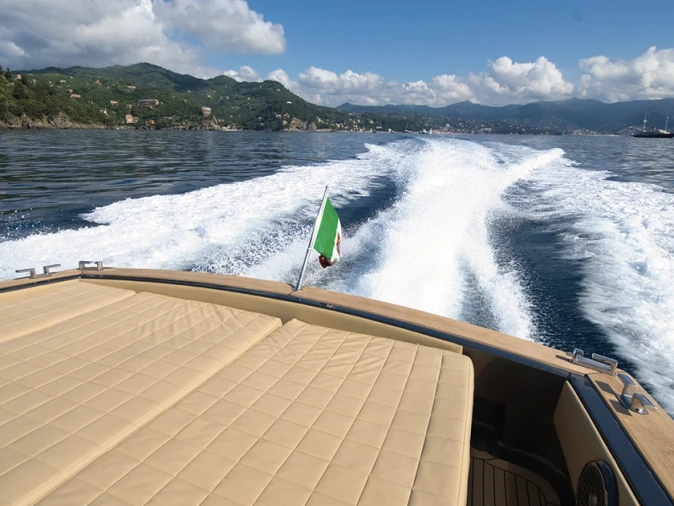 Pronajmout si Magnum 38 v Saint-Tropez