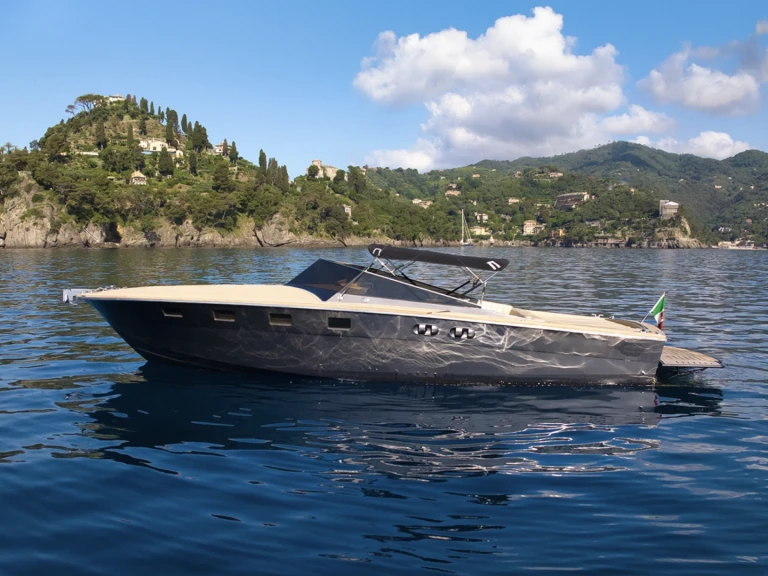 Pronajmout Motorová loď se skipperem či ne Magnum v Saint-Tropez