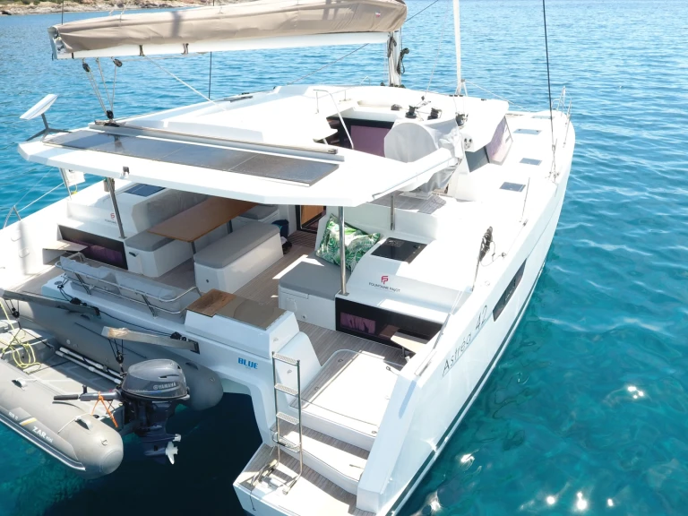 Pronájem Katamarán v Atény -Fountaine Pajot Astrea 42