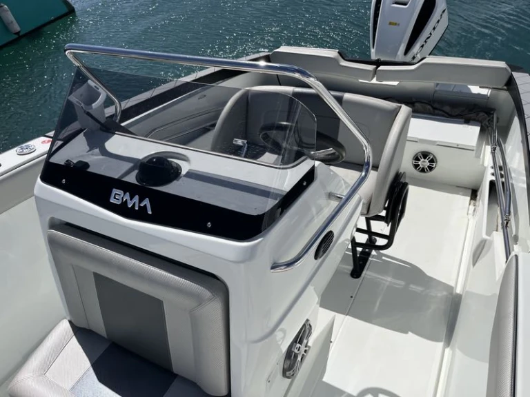Pronájem lodi BMA BMA X199 v Bonifacio Port na Samboatu