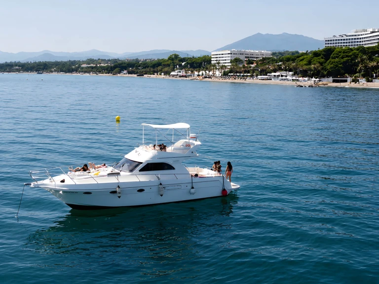 ASTINOR 12,75 jednotlivci a charterové společnosti v Marbella