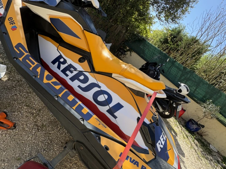 Pronájem lodi Saint-Tropez lákavé ceny Spark