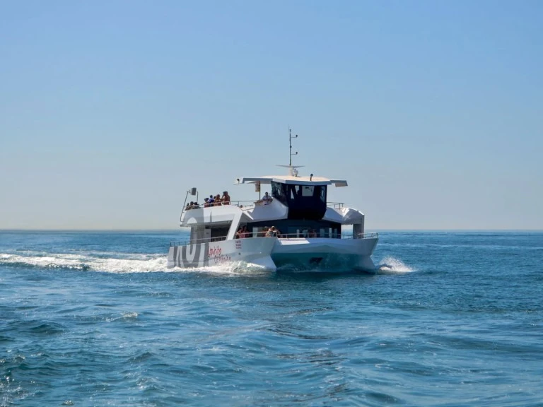 Pronájem jachty v Portimão -Catamaran Custom na Samboatu