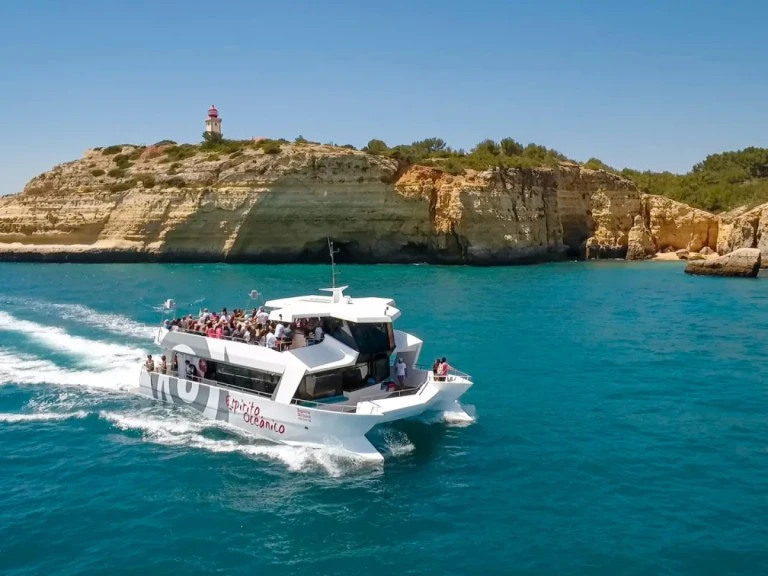 Pronajmout Katamarán se skipperem či ne Catamaran v Portimão