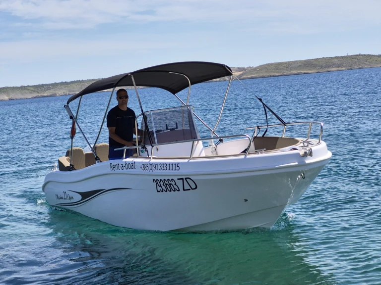 Pronajmout Motorová loď se skipperem či ne Insidias Marine v Nin