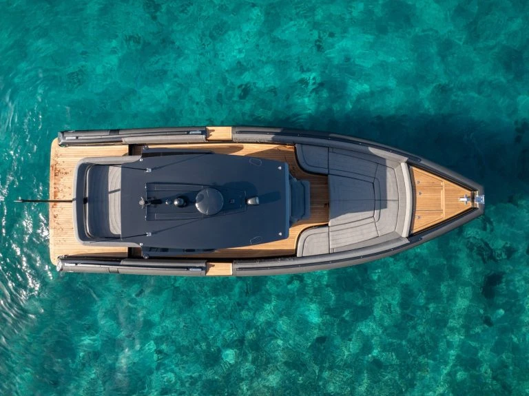 Pronajmout Polotuhá loď se skipperem či ne Novamarine v Porto Rotondo