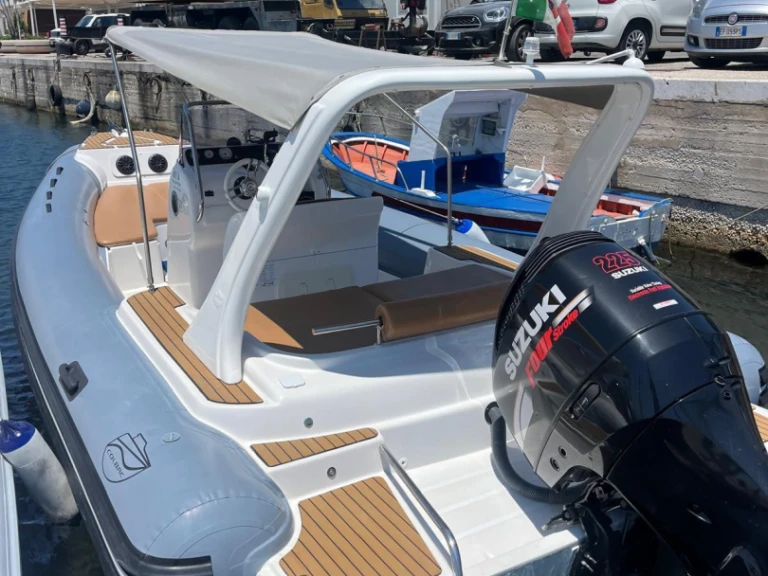 Colbac Shark 720  jednotlivci a charterové společnosti v Marsala