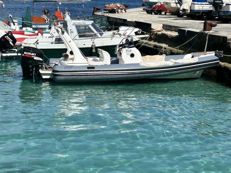 Pronájem jachty v Marsala -Colbac Shark 720  na Samboatu