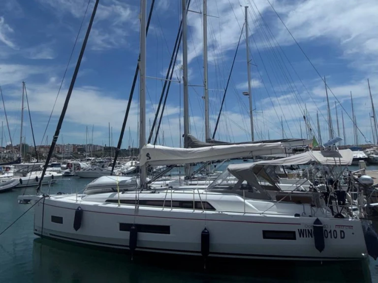 Pronajmout si Bénéteau Oceanis 40.1 v Salivoli