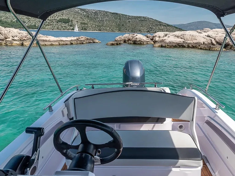 Pronájem lodi  Shadow 22 v Trogir na Samboatu