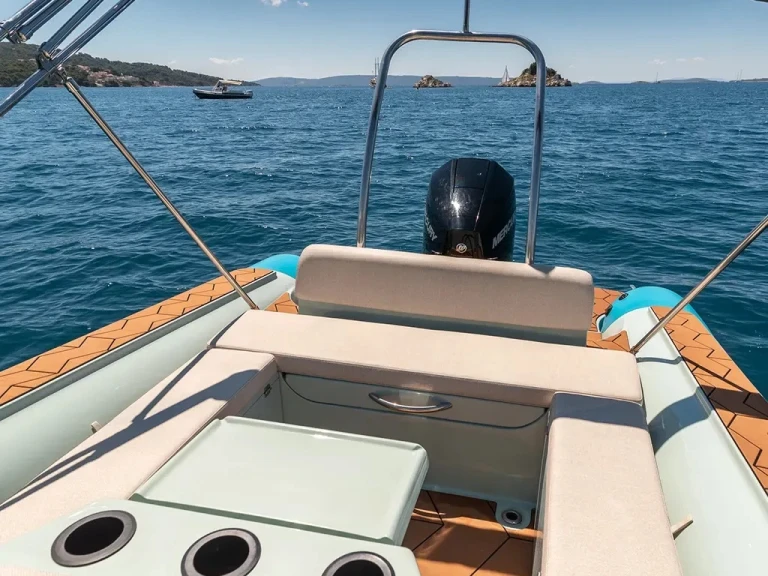 Pronájem lodi  Bura 8.0 v Trogir na Samboatu