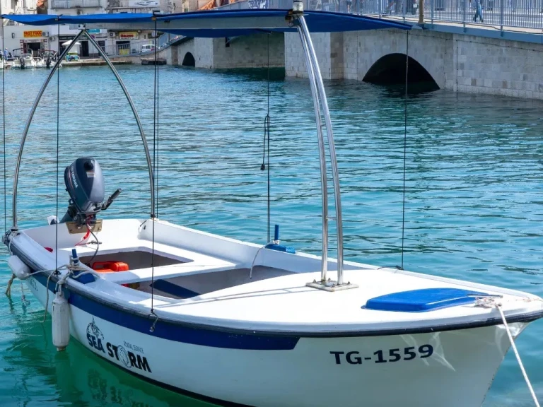 Pronájem lodi Trogir lákavé ceny Motorboat