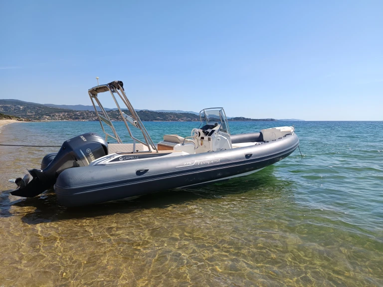 Capelli Tempest 775 jednotlivci a charterové společnosti v Ajaccio