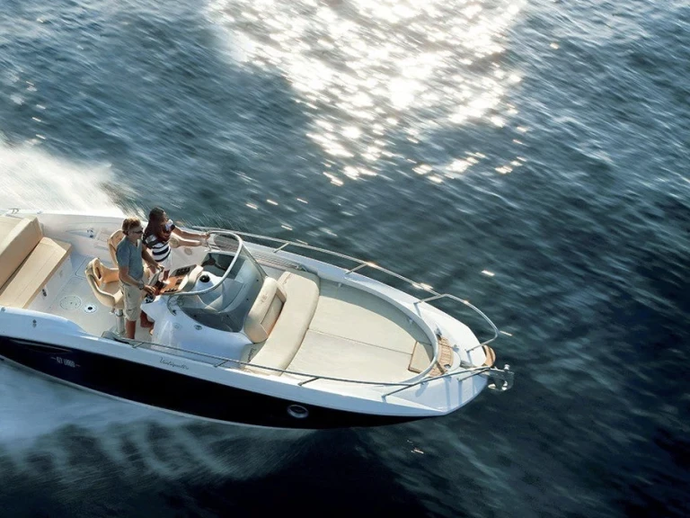 Pronajmout Motorová loď se skipperem či ne Sessa Marine v Trogir