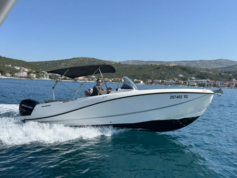 Pronájem jachty v Trogir -Quicksilver Activ 755 Open na Samboatu