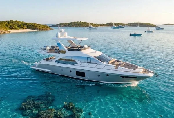 Pronajmout si Azimut Azimut 68 v Coconut Grove