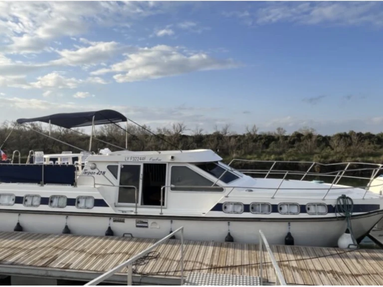 Tarpon Tarpon 790 Lx jednotlivci a charterové společnosti v Marseille