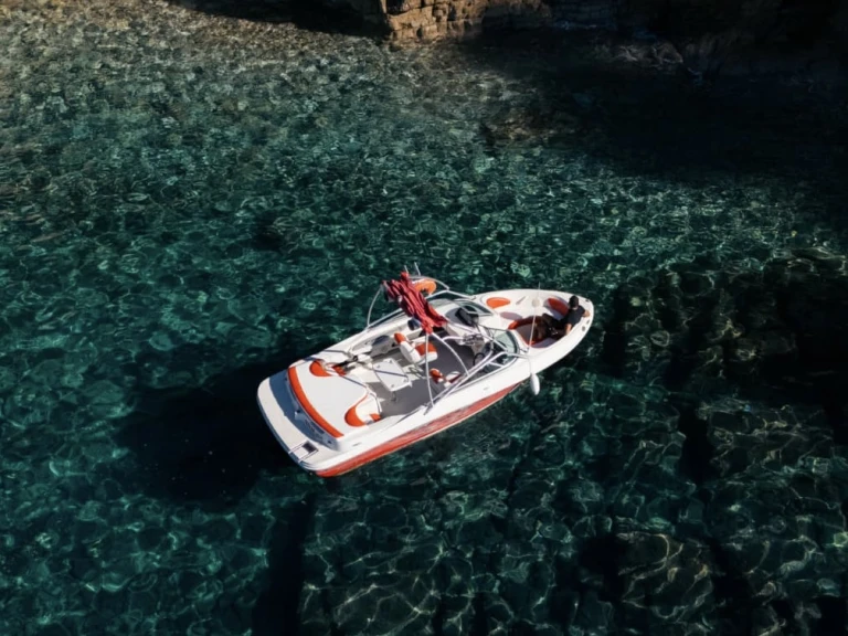 Pronájem lodi Cannes lákavé ceny Sea Ray 205 Sport