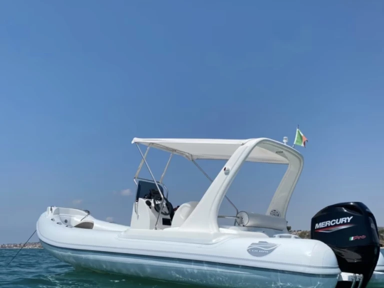 Pronajmout si Colbac Shark 580 v Marsala