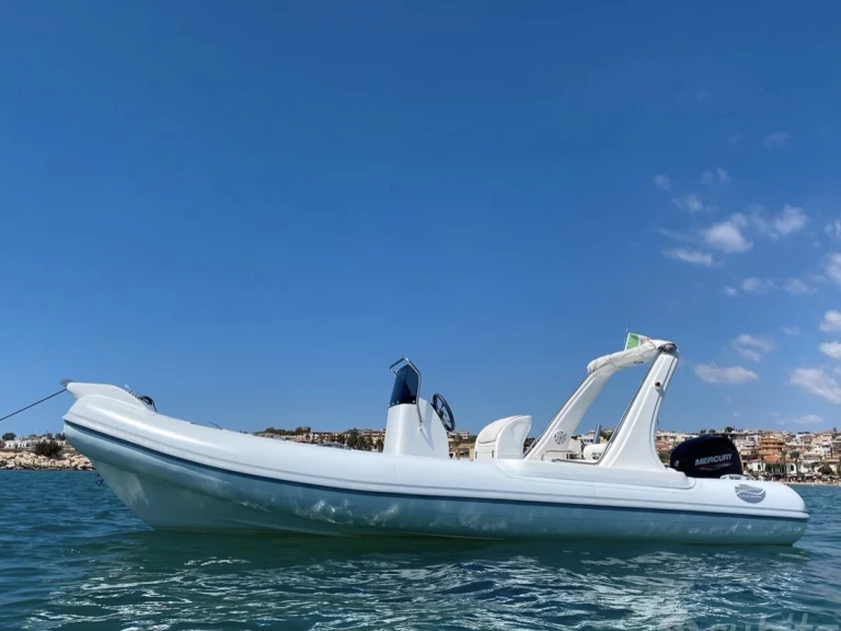 Pronájem lodi Colbac Shark 580 v Marsala na Samboatu