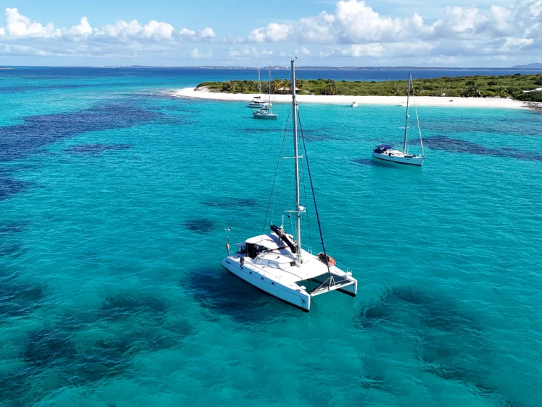 Pronájem Katamarán Fountaine Pajot s licencí