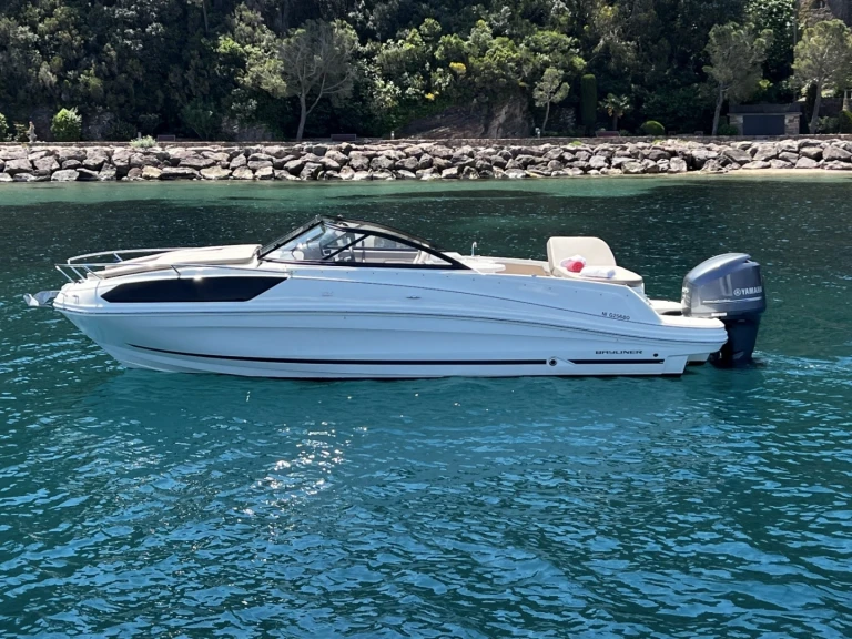 Bayliner VR6 jednotlivci a charterové společnosti v Mandelieu-la-Napoule