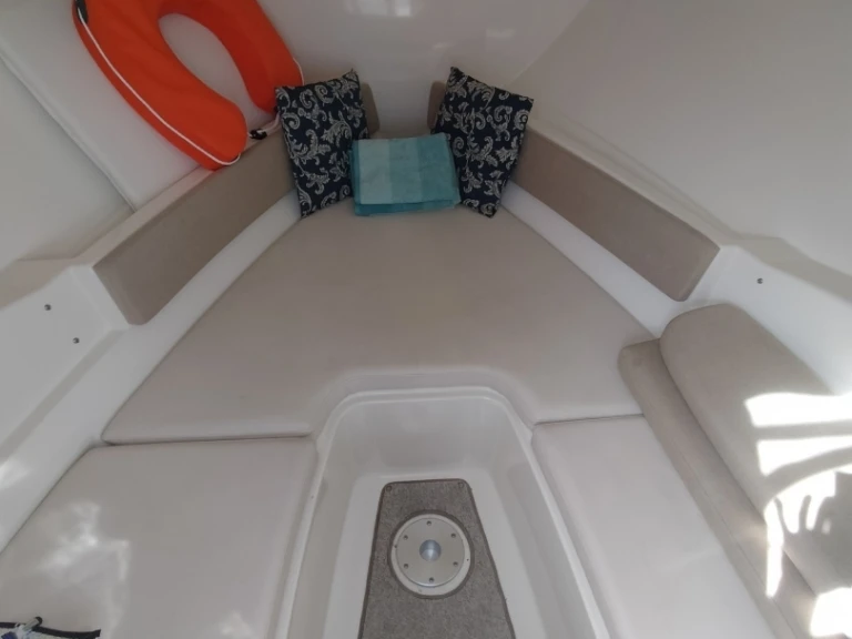 Pronájem Motorová loď v Mandelieu-la-Napoule -Bayliner Bayliner 742 Cuddy