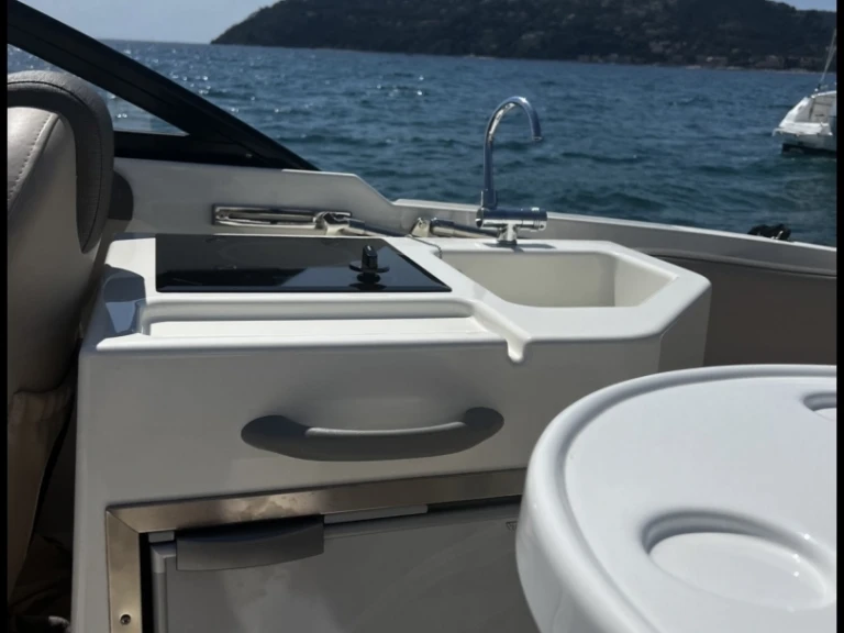 Pronájem Motorová loď v Mandelieu-la-Napoule -Bayliner VR6